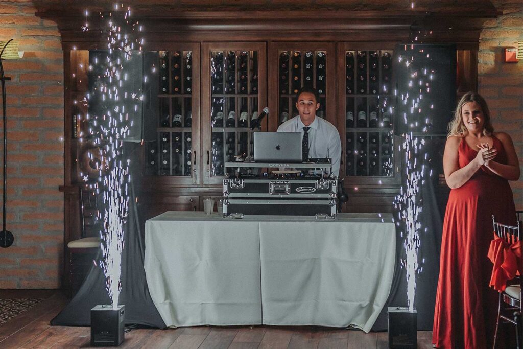 cold sparkler effect for weddings in Arizona at the Verrado Golf Club