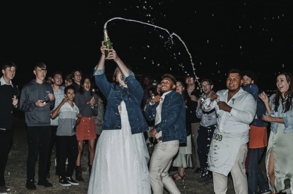 wedding-send-off-champagne-idea