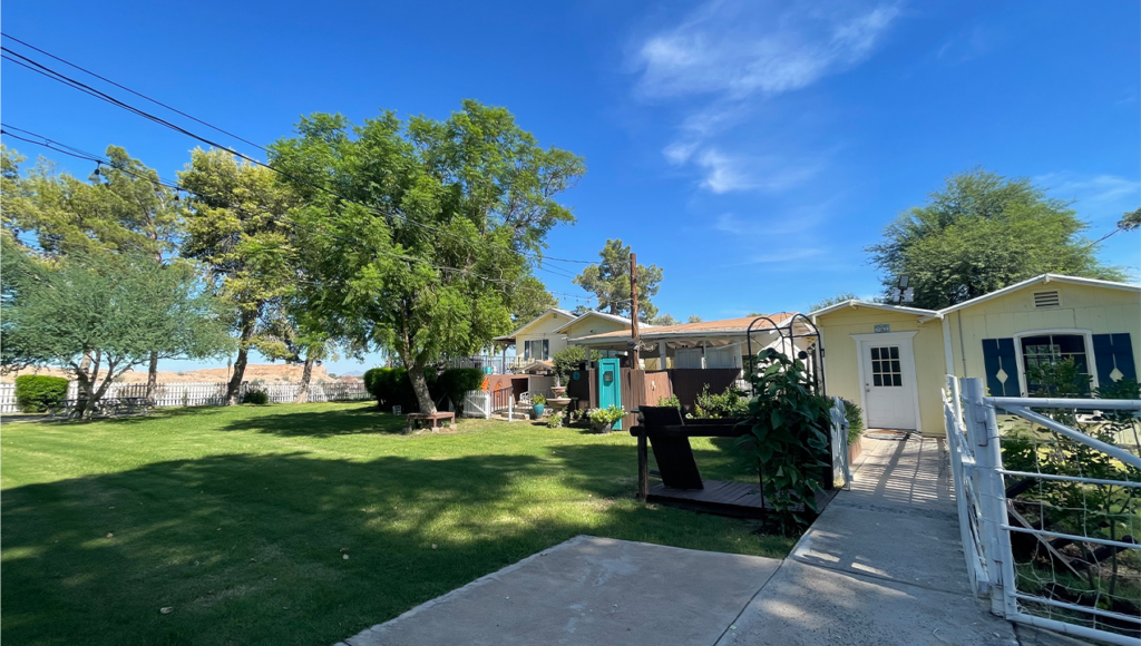 Kelly's Cottage - Tolleson AZ backyard venue front of the house